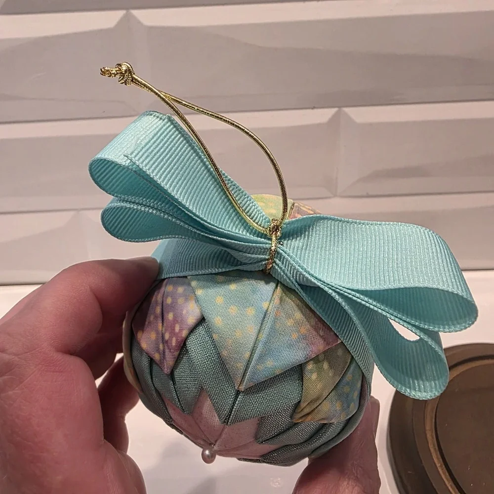 HAND MADE QUILTED FOLDED STAR‎ CHRISTMAS ORNAMENT 3